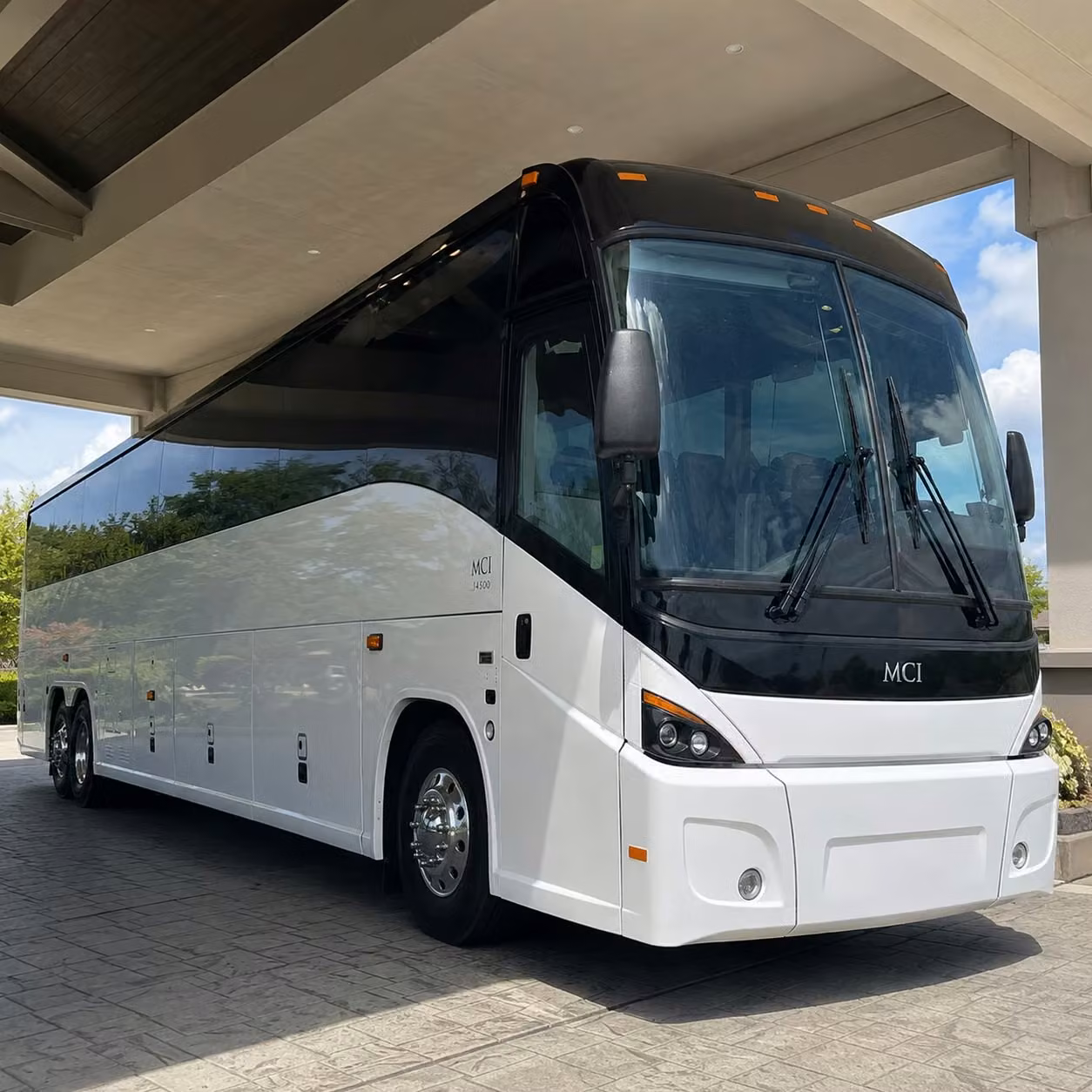 airport transportation in detroit and all the surrounding areas