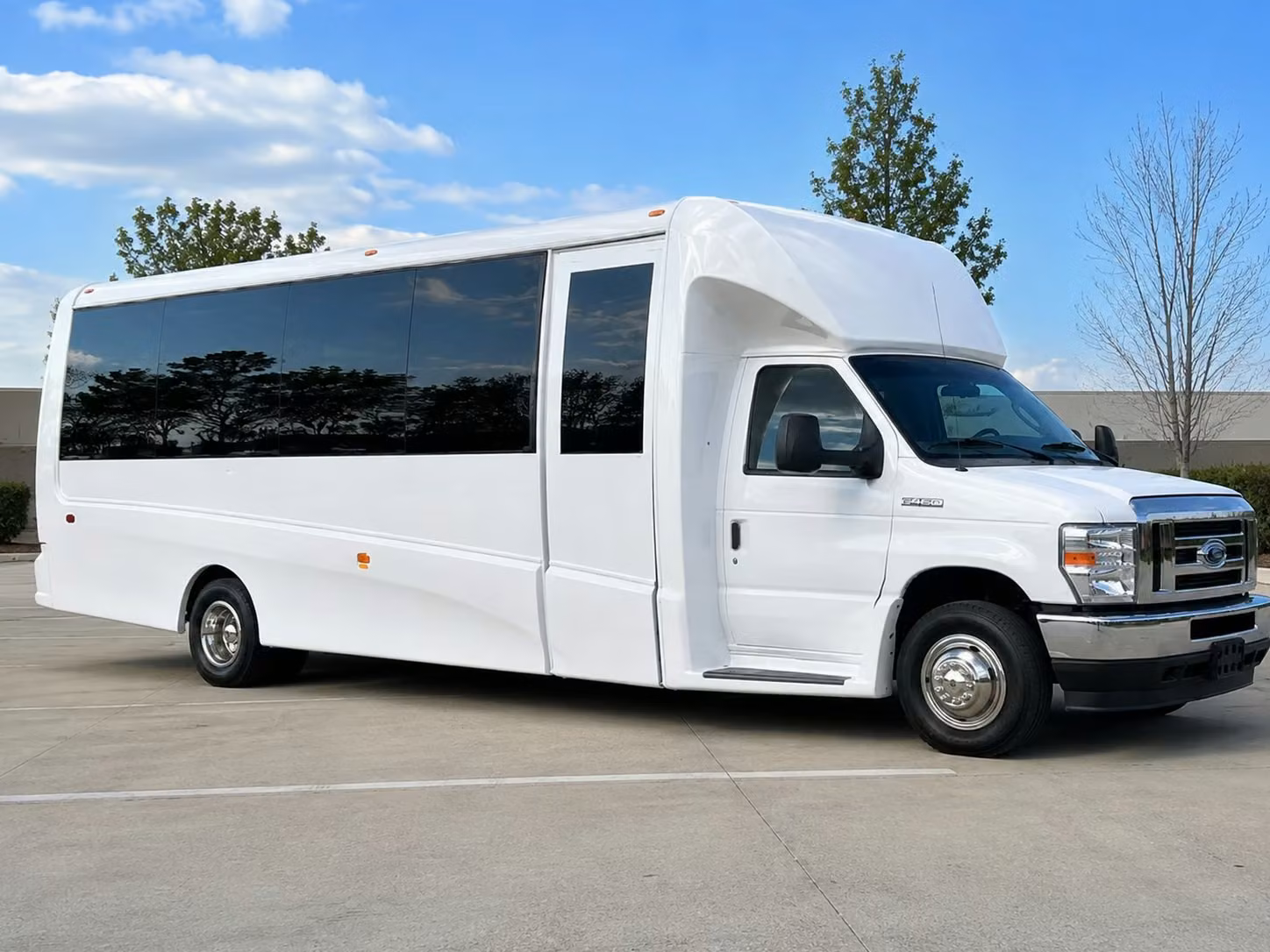 minibus rentals for detroit youth group and ministry team travel