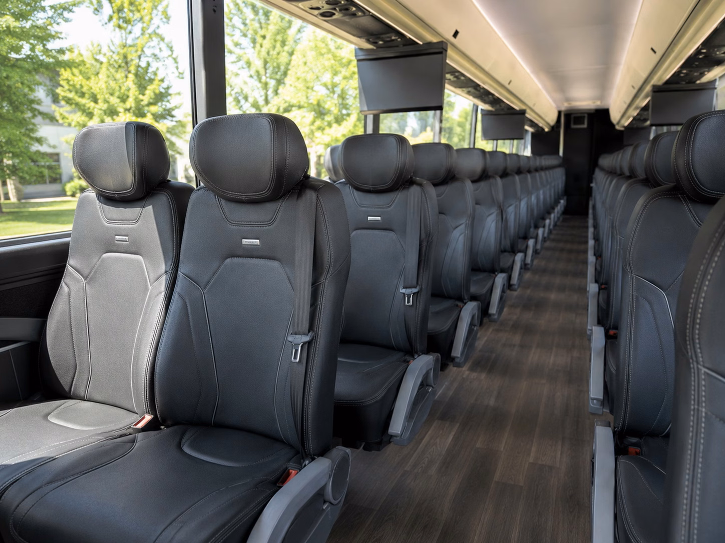 shuttle guests between detroit hotels and your wedding venue with ease